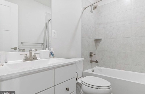Montgomery Village House | Cozy room in a charming townhome in Montgomery Village with AC, WiFi