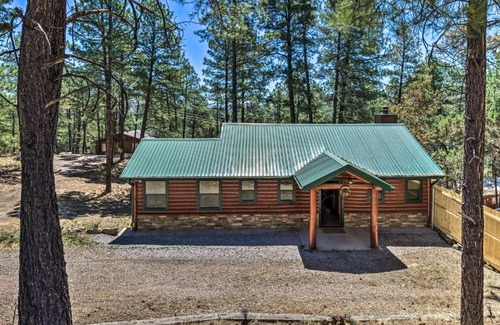 Ruidoso House | Cozy Ruidoso Cabin Retreat with Private Hot Tub