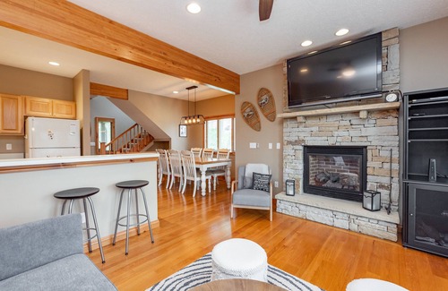 McHenry House | Cozy Rustic Duplex w/Hot Tub, Fireplace & Views