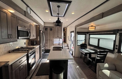 Clermont House | Cozy RV with AC and WiFi in fabulous Clermont
