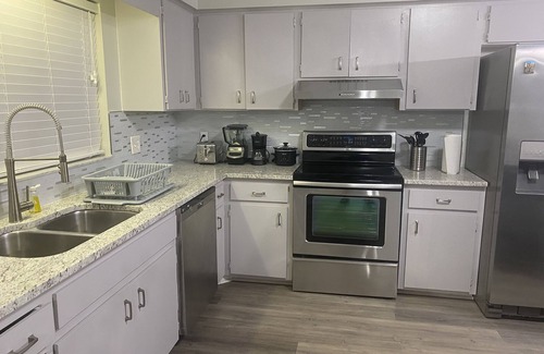 Whitfield House | Cozy Sarasota home near beaches downtown airport Anna Maria Island, Siesta Beach