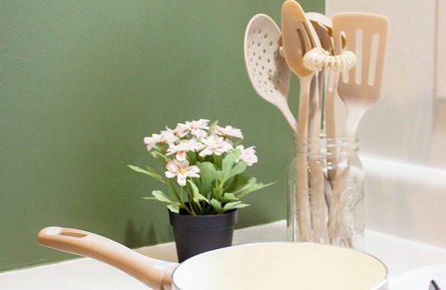 Mankato Apartment | Cozy Second-Floor Stylish & Comfortable Stay