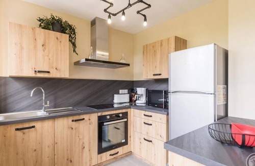 Cuves Cottage | Cozy semi-detached house with large terrace