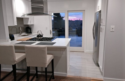 Sunset Junction House | Cozy Silverlake Home with City Views