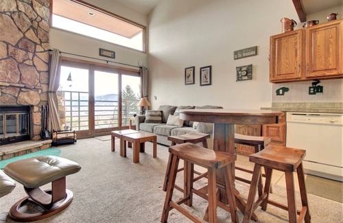 Wildernest Condo | Cozy Ski Studio With Breathtaking Views! DD402E