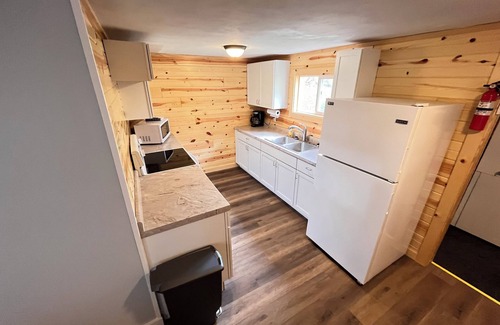 Honor House | Cozy Sleeping Bear Dunes Cabin