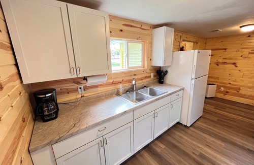 Honor House | Cozy Sleeping Bear Dunes Cabin