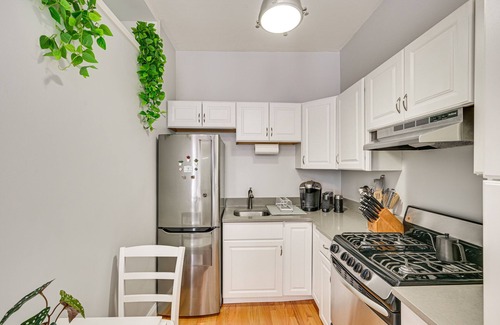East Somerville Apartment | Cozy Somerville Studio: 2 Mi to Boston, Walk to T!