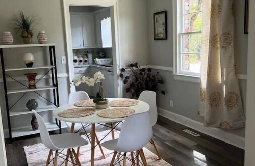 Valdosta House | Cozy & Spacious 2BR 1Bath Duplex Near Everything
