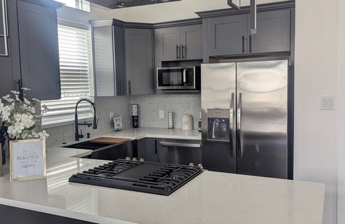 Spring Branch West House | Cozy Spring View in Houston-Few mins to Energy Corridor, The Galleria & downtown
