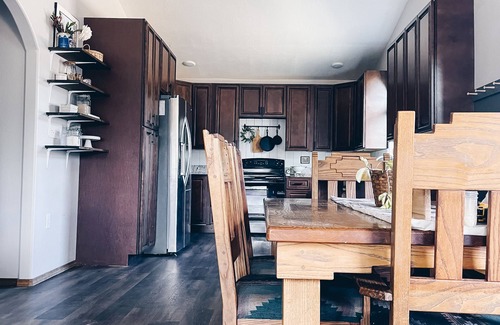 Lewis House | Cozy stay on a working farm in Cortez