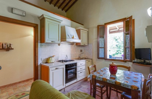 Casole d'Elsa Apartment | Cozy Stay with Scenic Views