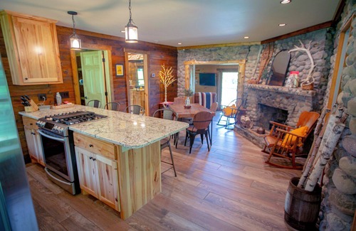 Marcell Cabin | Cozy Stone Cottage overlooking Smith Lake