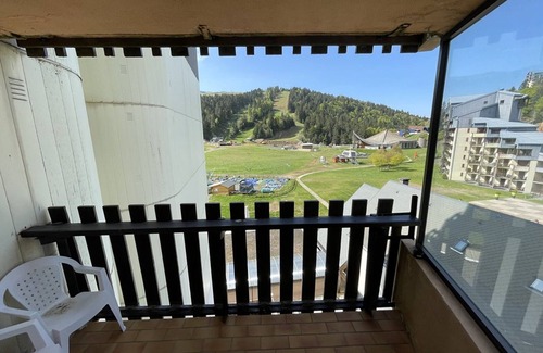 Laveissiere Apartment | Cozy Studio 5 Guests, Balcony, WiFi, Pet-Friendly, Near Shops & Ski Slopes