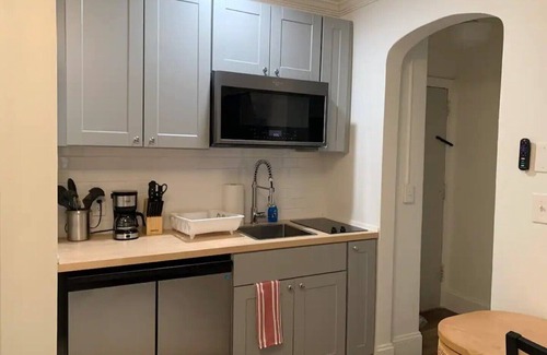 Allentown Apartment | Cozy Studio Apartment in the Perfect Location