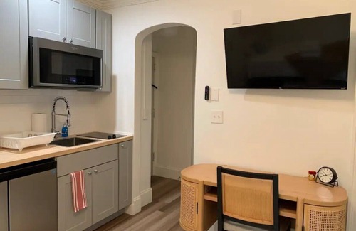 Allentown Apartment | Cozy Studio Apartment in the Perfect Location