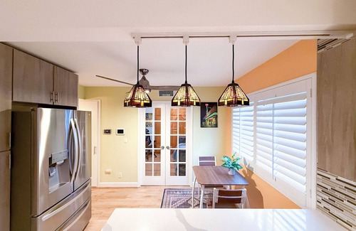 Studio City Condo | Cozy Studio City Apt with Large Patio & Gated Parking