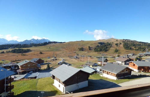 Les Saisies Apartment | Cozy Studio for 5 near Center & Ski Slopes with Balcony in Les Saisies