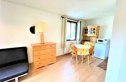 La Salle-les-Alpes Apartment | Cozy Studio with Mountain Corner - 4 Sleeps, Near Slopes & Shops, La Salle Les Alpes