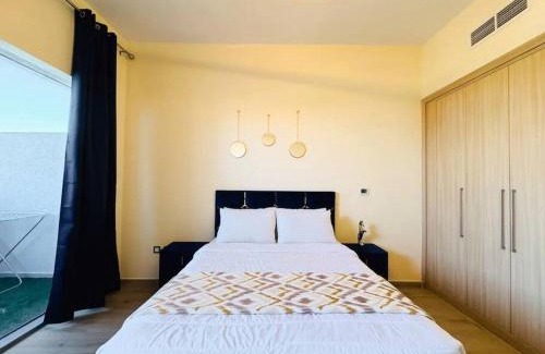 Jebel Ali Apartment | Cozy Studio in Azizi Aura - Dubai