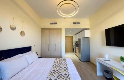 Jebel Ali Apartment | Cozy Studio in Azizi Aura - Dubai