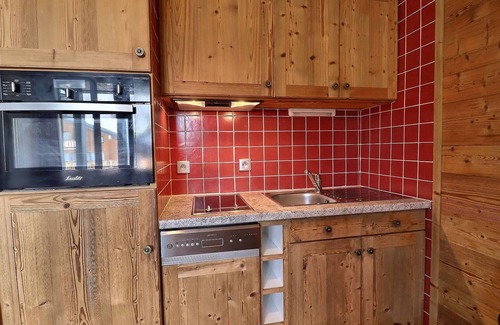 Meribel-Mottaret Apartment | Cozy Studio in Central Location - Ski-In/Ski-Out