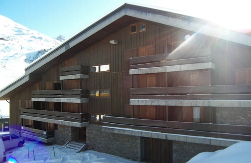 Meribel-Mottaret Apartment | Cozy Studio in Central Location - Ski-In/Ski-Out