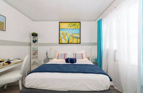 North Beach Apartment | Cozy Studio in North Beach