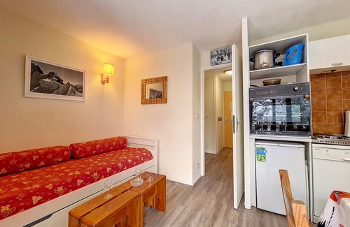 Reberty Apartment | Cozy Studio · Ski-In/Ski-Out · Balcony · Free WiFi