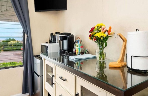 Kona Palisades Apartment | Cozy Studio With Relaxing Ocean Views