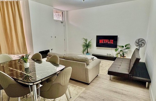 St. George's Apartment | Cozy Stylish 2bedroom Apartment incentral London near Camden King’s Cross Euston