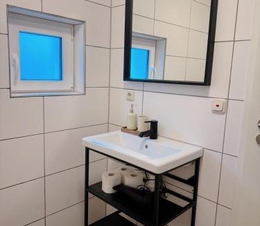 Nied Apartment | Cozy & stylish flat in Frankfurt, easy access to Messe & city centre