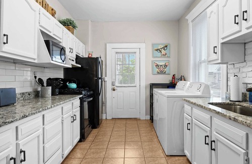 Jeffersonville House | Cozy & Stylish Home | Historic Dist Near Riverwalk