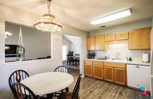 Richmond Hill House | Cozy Sweet Tea Home, Pets+Short Drive to Savannah