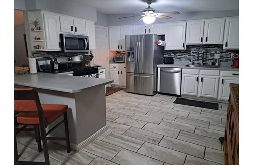 Northeast Heights House | Cozy three bedroom in the Northeast Foothills with Hot tub
