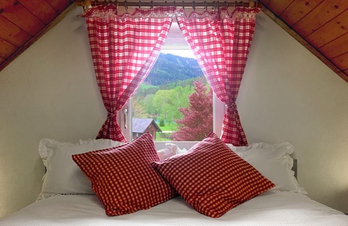 Dollach Apartment | Cozy Tiny Duplex Apartment, Lake 150m, 5 min to the Ski Lift, up to 4 pers