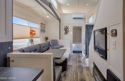 Pinetop-Lakeside House | Cozy Tiny Home located in the heart of Pinetop Lakeside Arizona.