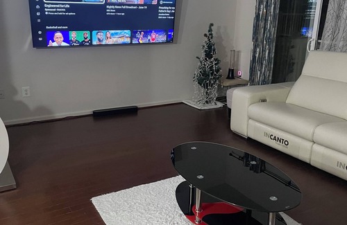 Beltsville House | Cozy townhome with WiFi and AC in charming Beltsville