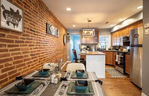 Downtown Baltimore House | Cozy Townhouse Downtown w/Game Room & Rooftop Deck