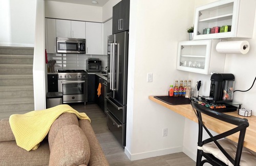 Green Lake House | Cozy Townhouse Retreat by Green Lake Park