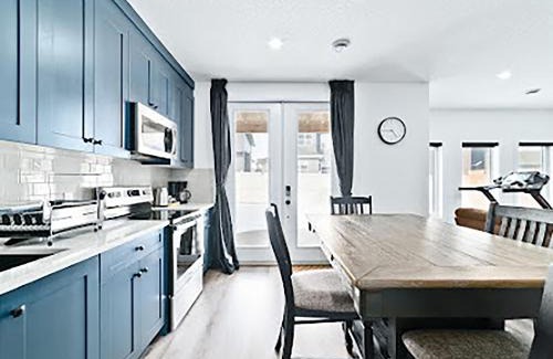 Evanston Apartment | Cozy two bed apartment