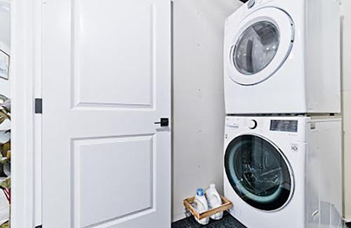 Evanston Apartment | Cozy two bed apartment