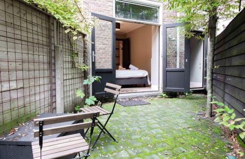 Scheldebuurt Apartment | Cozy Two Bedroom Apartment near Cafes and Trams