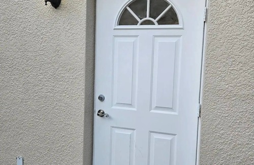 Valrico Apartment | Cozy Two Bedrooms Apartment in Valrico