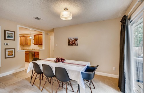 Quail Hollow House | Cozy, updated home-2 Kings & Foosball: near Domain, Q2, DT