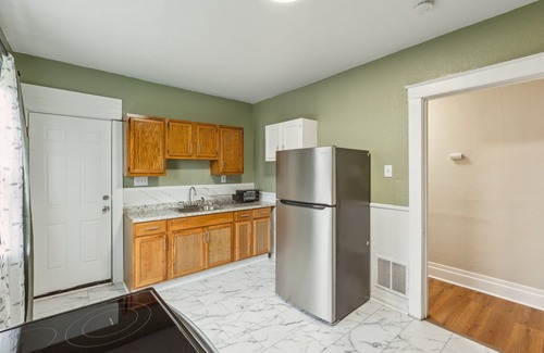 Downtown Niagara Falls Apartment | Cozy Upper Flat Minutes From Niagara Falls 3 Bedroom Apts