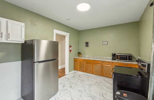 Downtown Niagara Falls Apartment | Cozy Upper Flat Minutes From Niagara Falls 3 Bedroom Apts