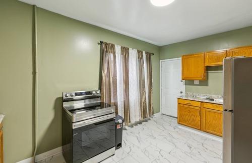 Downtown Niagara Falls Apartment | Cozy Upper Flat Minutes From Niagara Falls 3 Bedroom Apts
