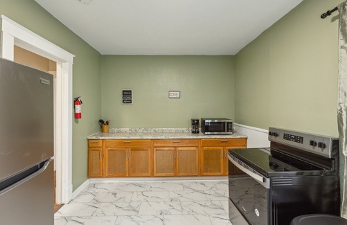 Downtown Niagara Falls Apartment | Cozy Upper Flat Minutes From Niagara Falls 3 Bedroom Apts