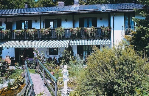 Gmain Apartment | Cozy vacation apartment with mountain view 2 pers., terrace/Feuerwehrheimstraße